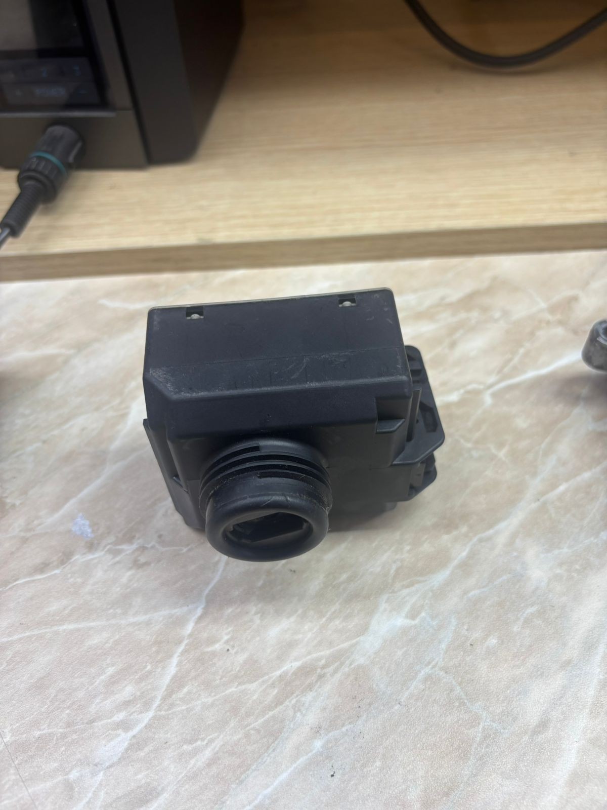 Mercedes-Benz ESL Electronic Steering Lock — OEM W204 W207 W212 A212 905 66 01