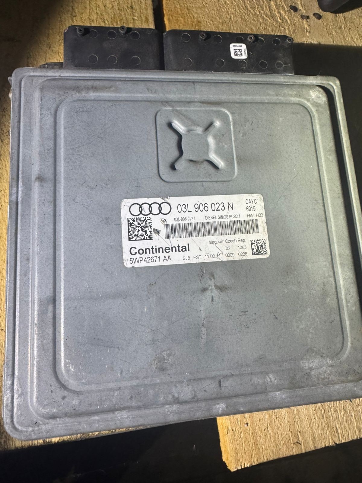 ECU 03L906023N Simos PCR 2.1 Continental 5WP42671AA CAYC (1.6 TDI)