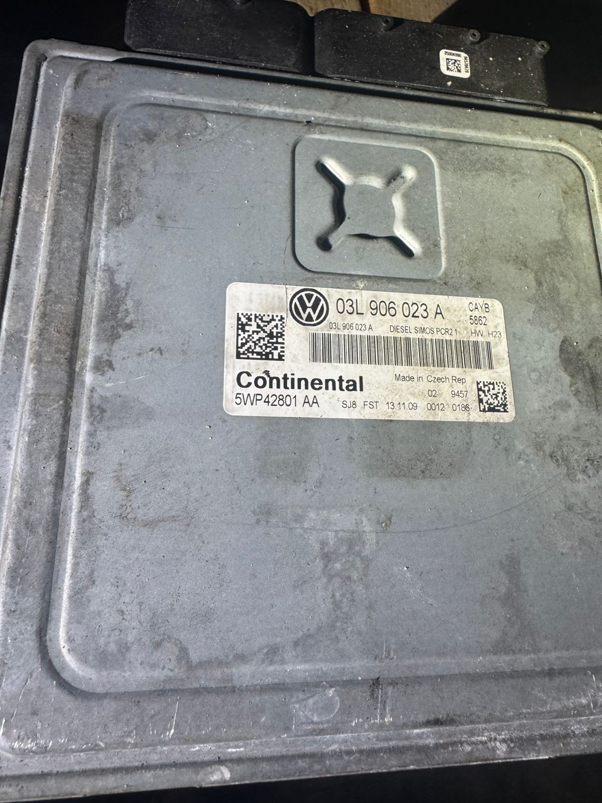 ECU 03L906023A Simos PCR 2.1 Continental 5WP42801AA CAYB (1.6 TDI)