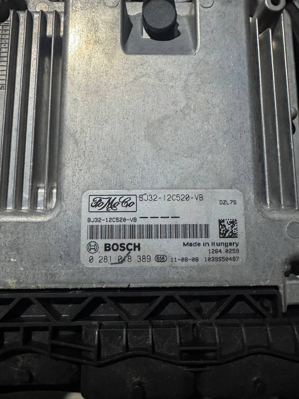ECU BJ32-12C520-VB Bosch 0281018389 D2L7S