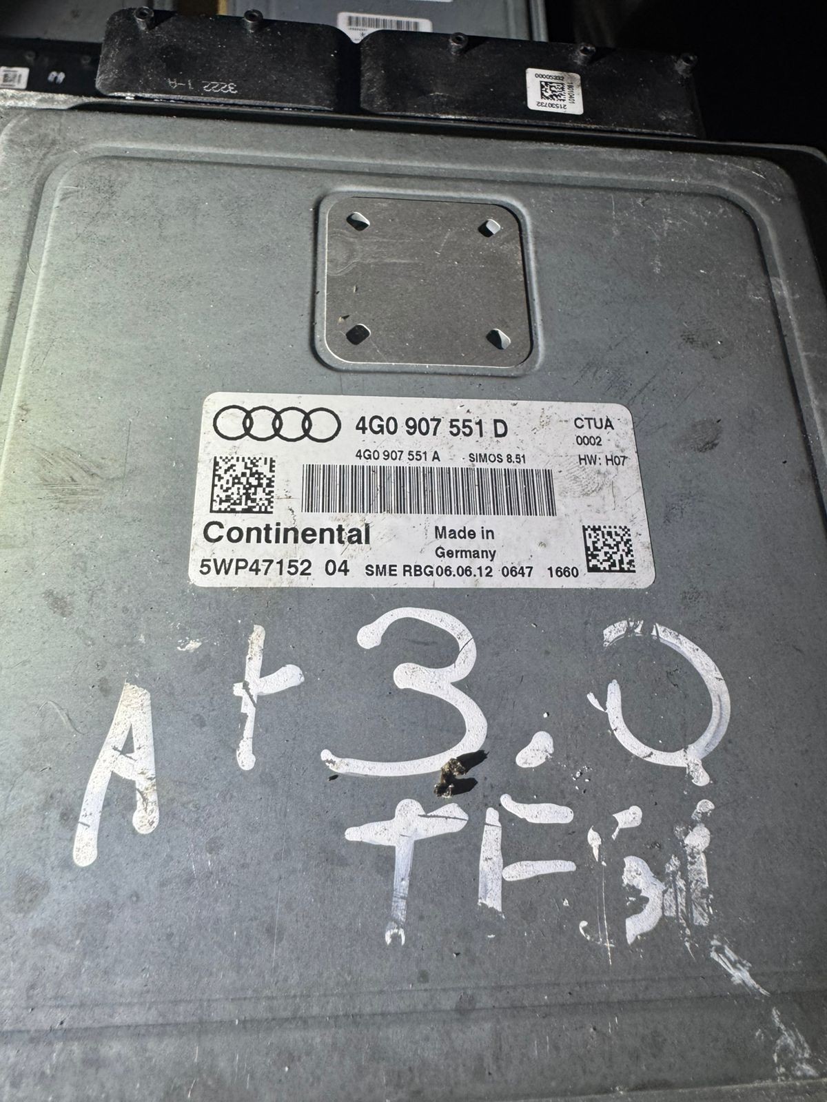 Continental ECU 4G0907551D Simos 8.51 H07 CTUA 5WP47152 04 Audi VW Unit