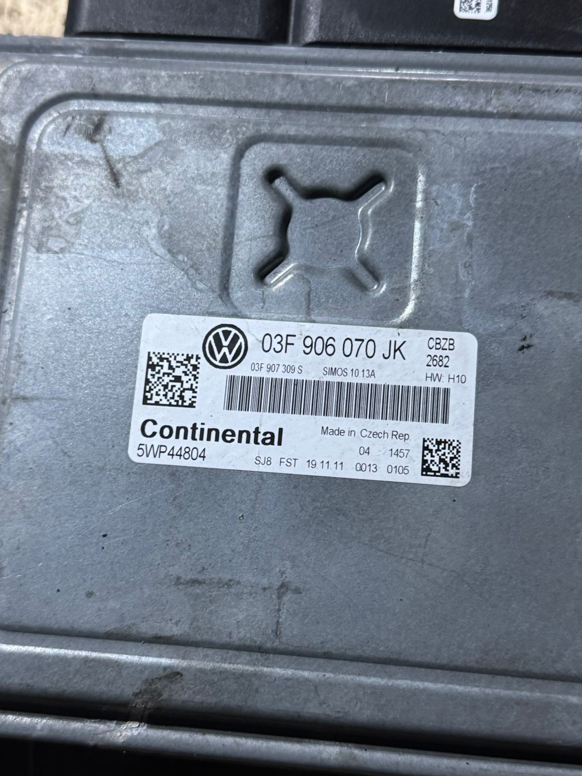 Continental ECU 03F906070JK Simos 10.13A H10 CBZB 5WP44804 Audi VW Unit