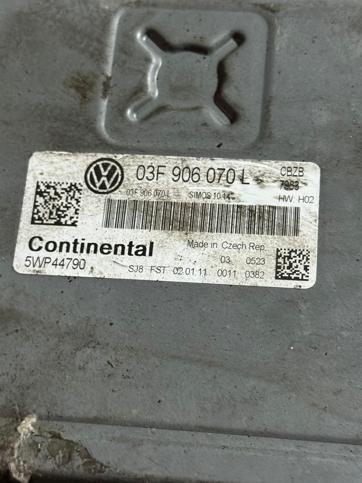 Continental ECU 03F906070L Simos 10.44 H02 CBZB 5WP44790 VW Audi Unit