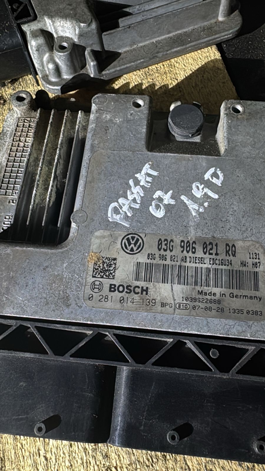 Bosch ECU 03G906021RQ Diesel EDC16U34 H07 0281014139 VW Audi Engine Unit