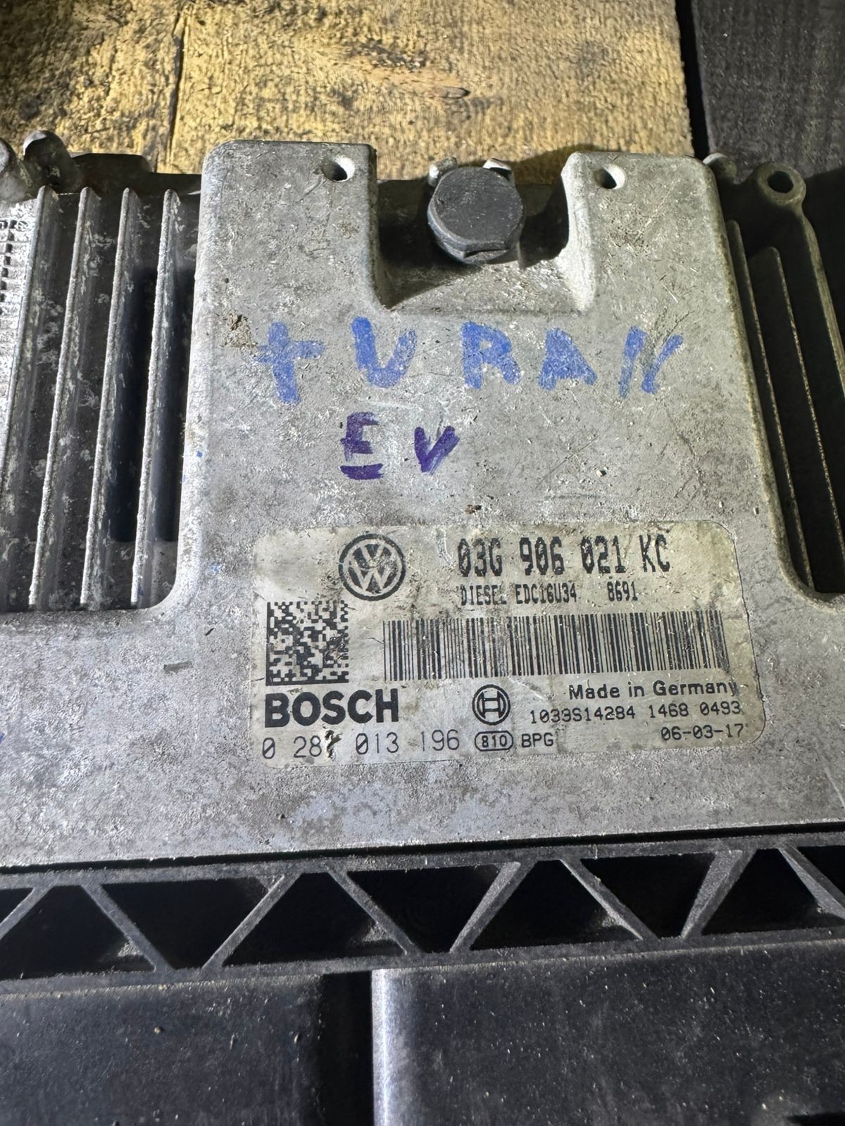 Bosch ECU 03G906021KC Diesel EDC16U34 0281013196 VW Audi Engine Unit