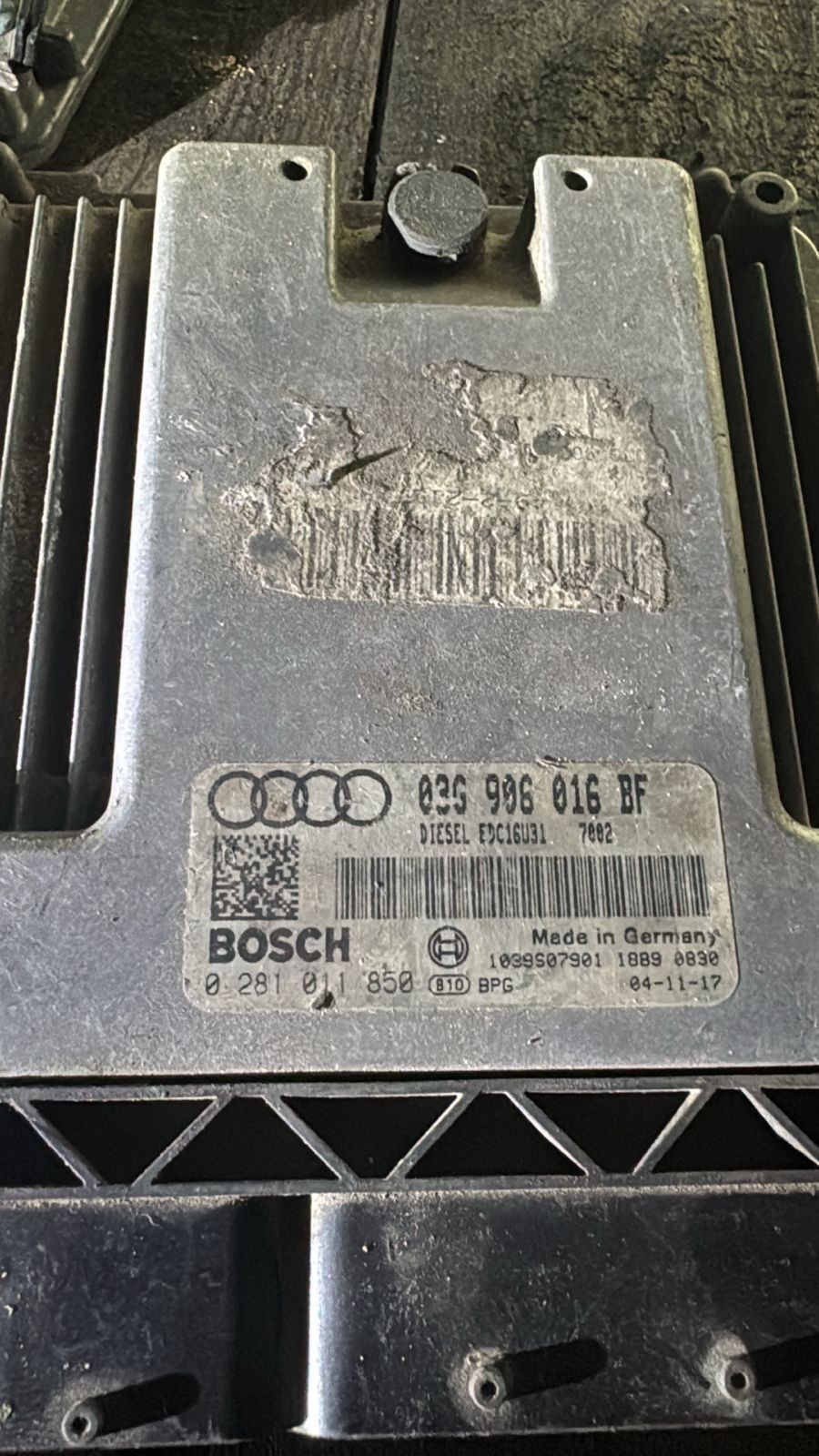 Bosch ECU 03G906016BF EDC16U31 0281011850 VW Audi Engine Control Unit