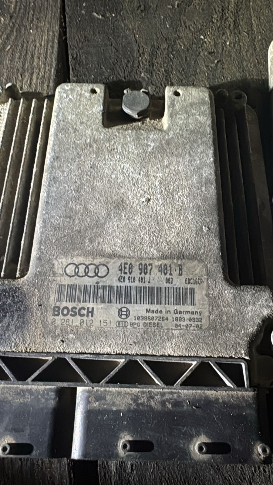 Bosch ECU 4E0907401B EDC16CP 0281012151 VW Audi Engine Control Unit