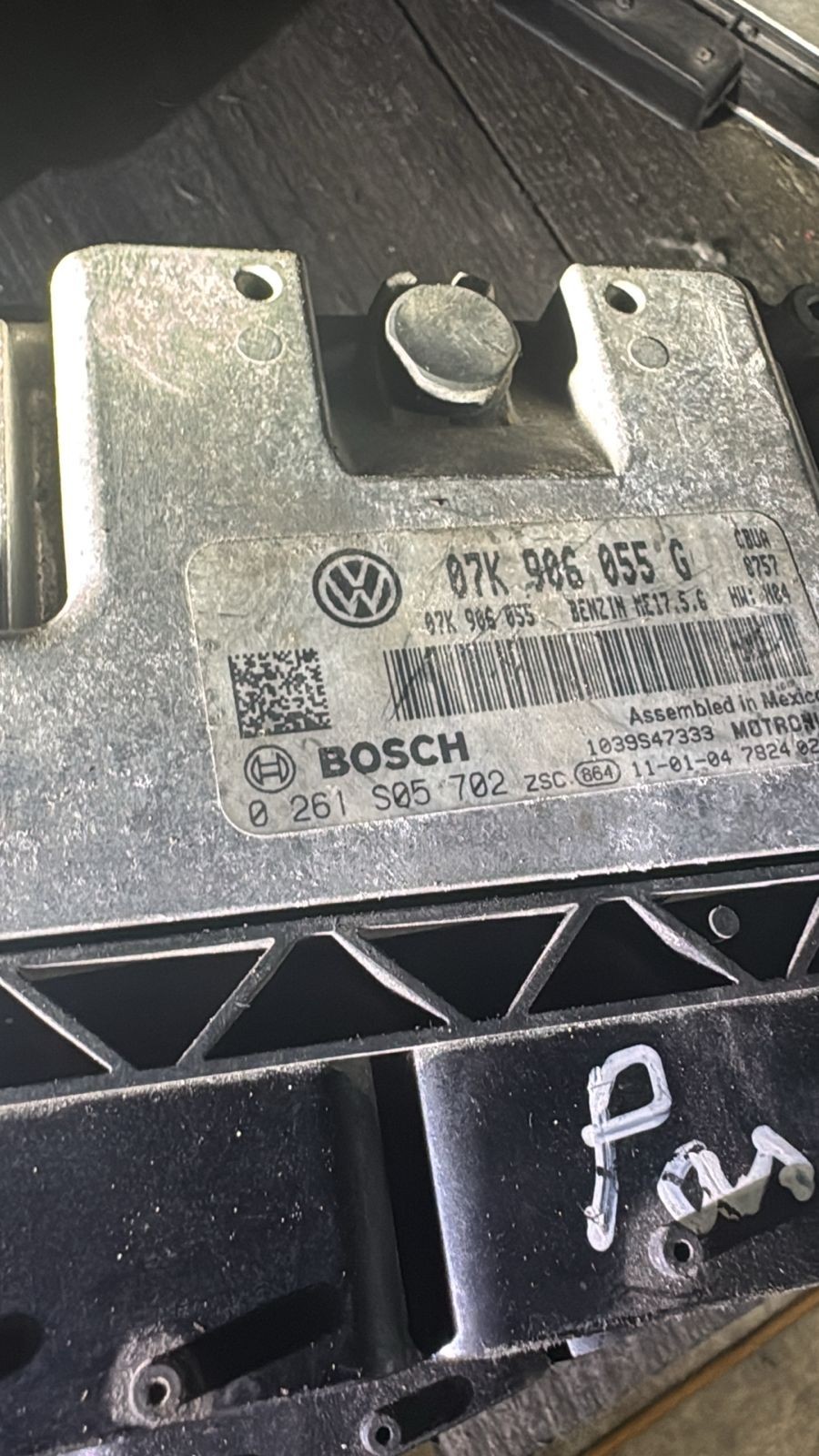 Bosch ECU 07K906055G ME17.5.6 H04 0261S05702 VW Audi Engine Control Unit