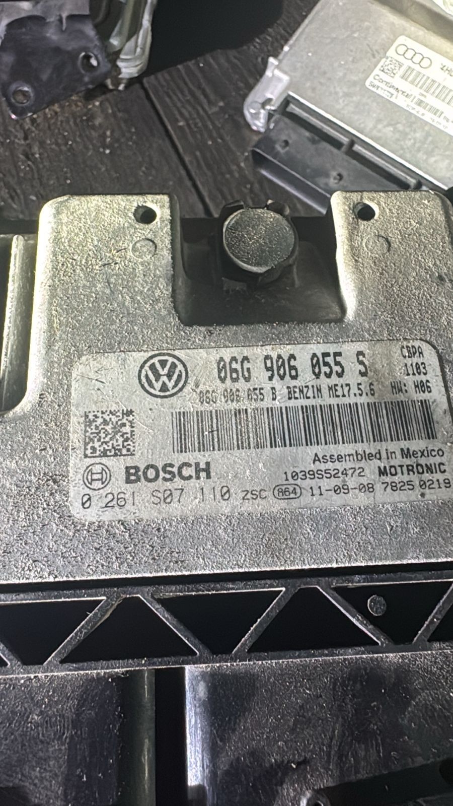Bosch ECU 06G906055S ME17.5.6 H06 0261S07110 VW Audi Engine Control Unit