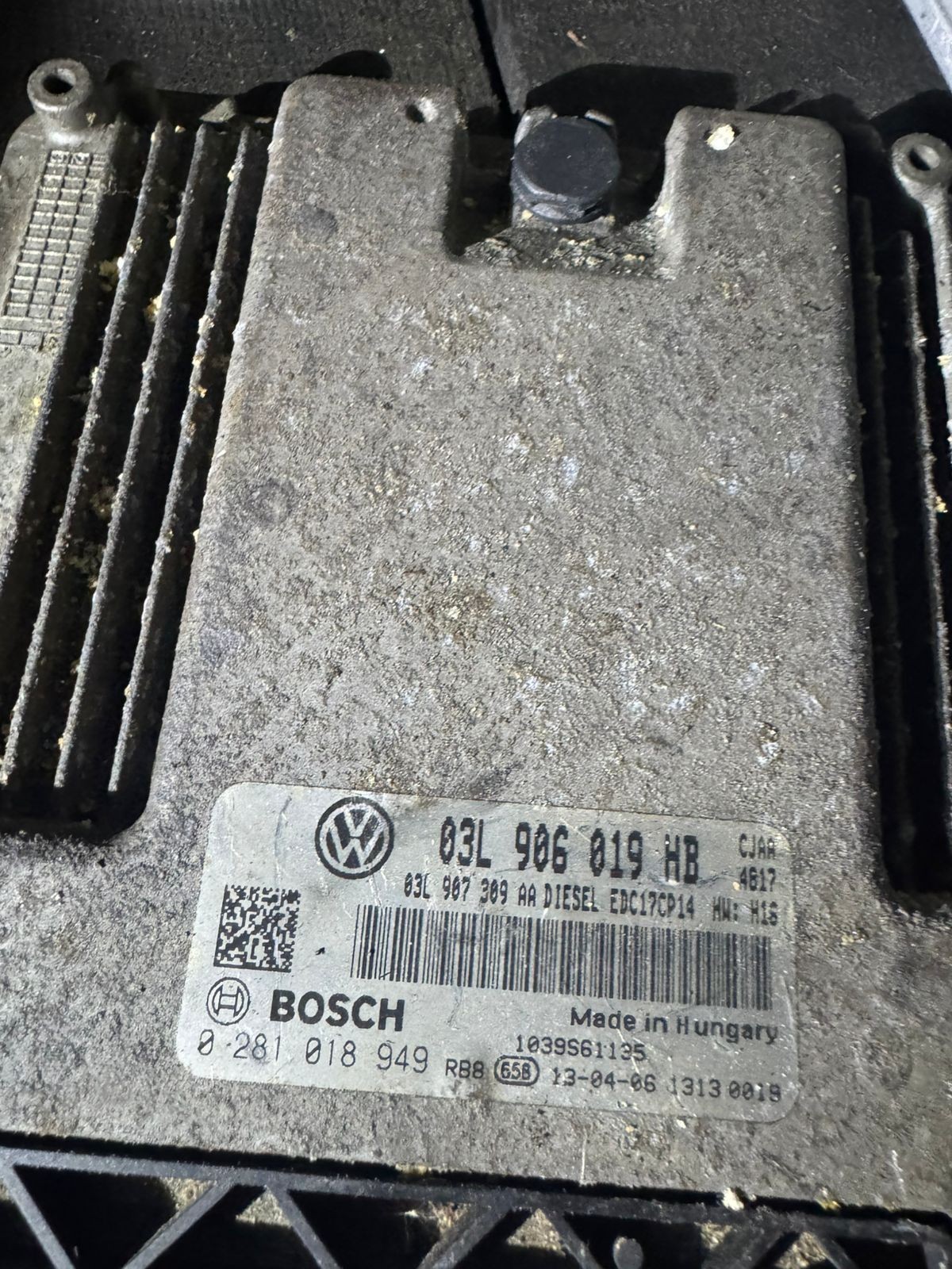 Bosch ECU 03L906019HB 03L907309AA EDC17CP14 0281018949 VW Audi Engine Control