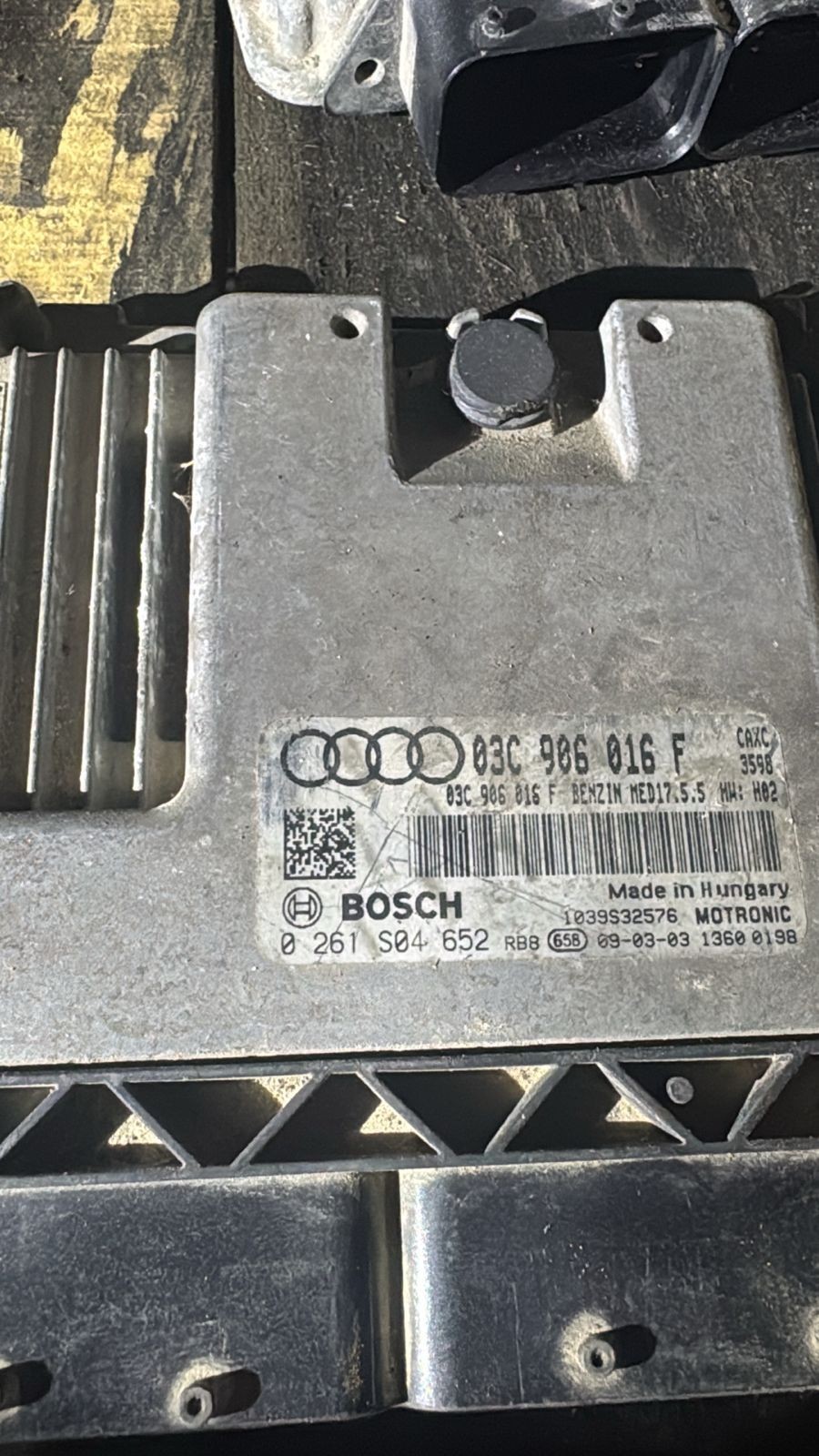 Bosch ECU 03C906016F MED17.5.5 0261S04652 VW Audi Engine Control Unit