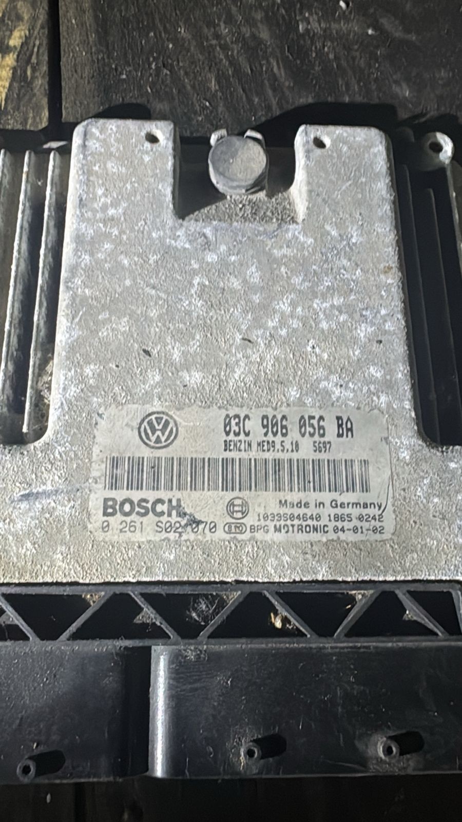 Bosch ECU 03C906056BA MED9.5.10 0261S02070 VW Audi Engine Control Unit