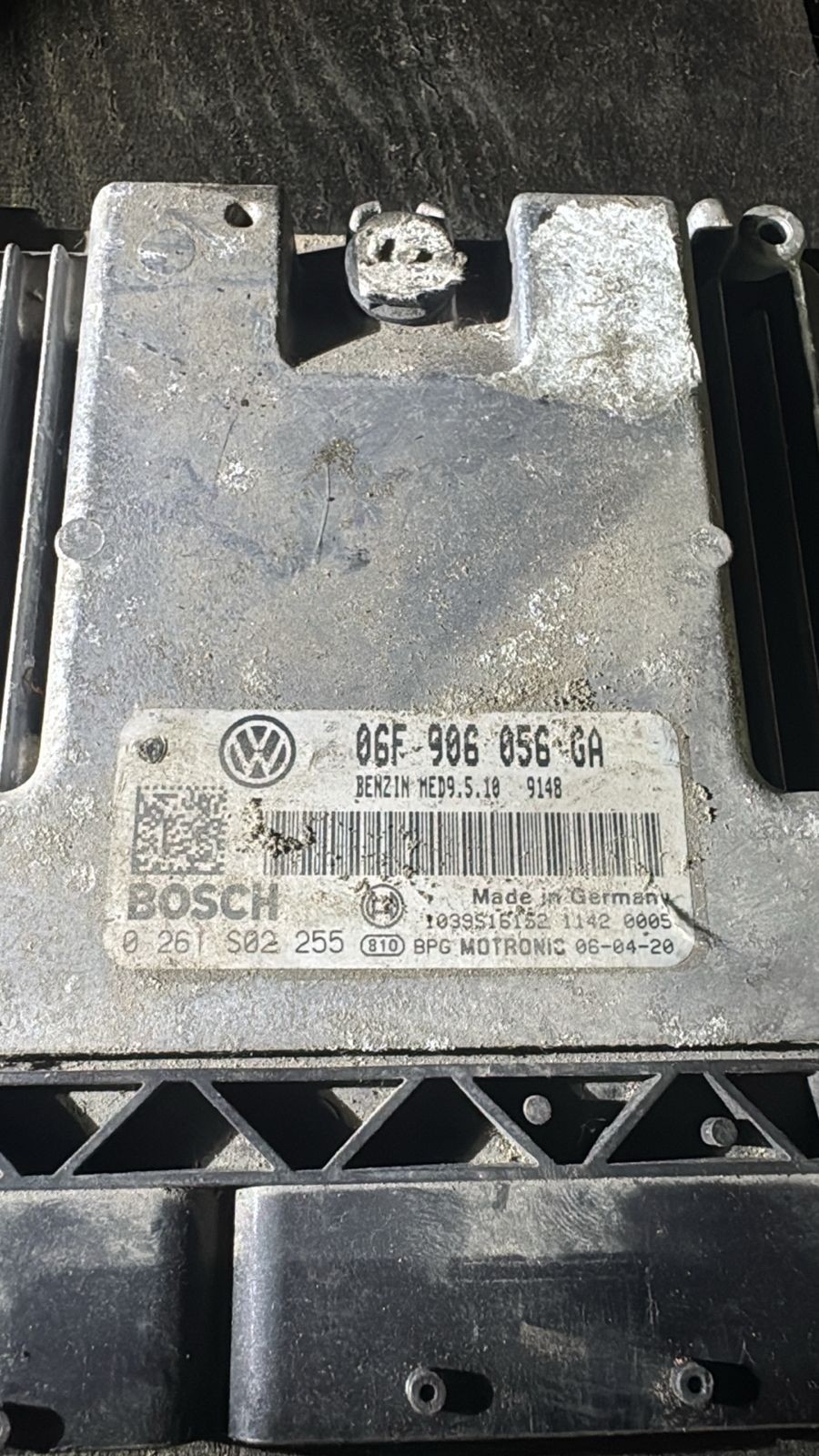 Bosch ECU 06F906056GA MED9.5.10 0261S02255 VW Audi Engine Control Unit