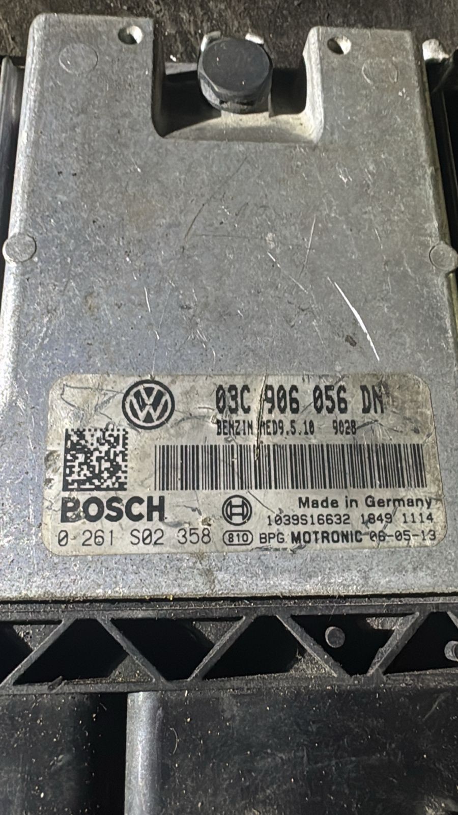 Bosch ECU 03C906056DN MED9.5.10 0261S02358 VW Audi Engine Control Unit