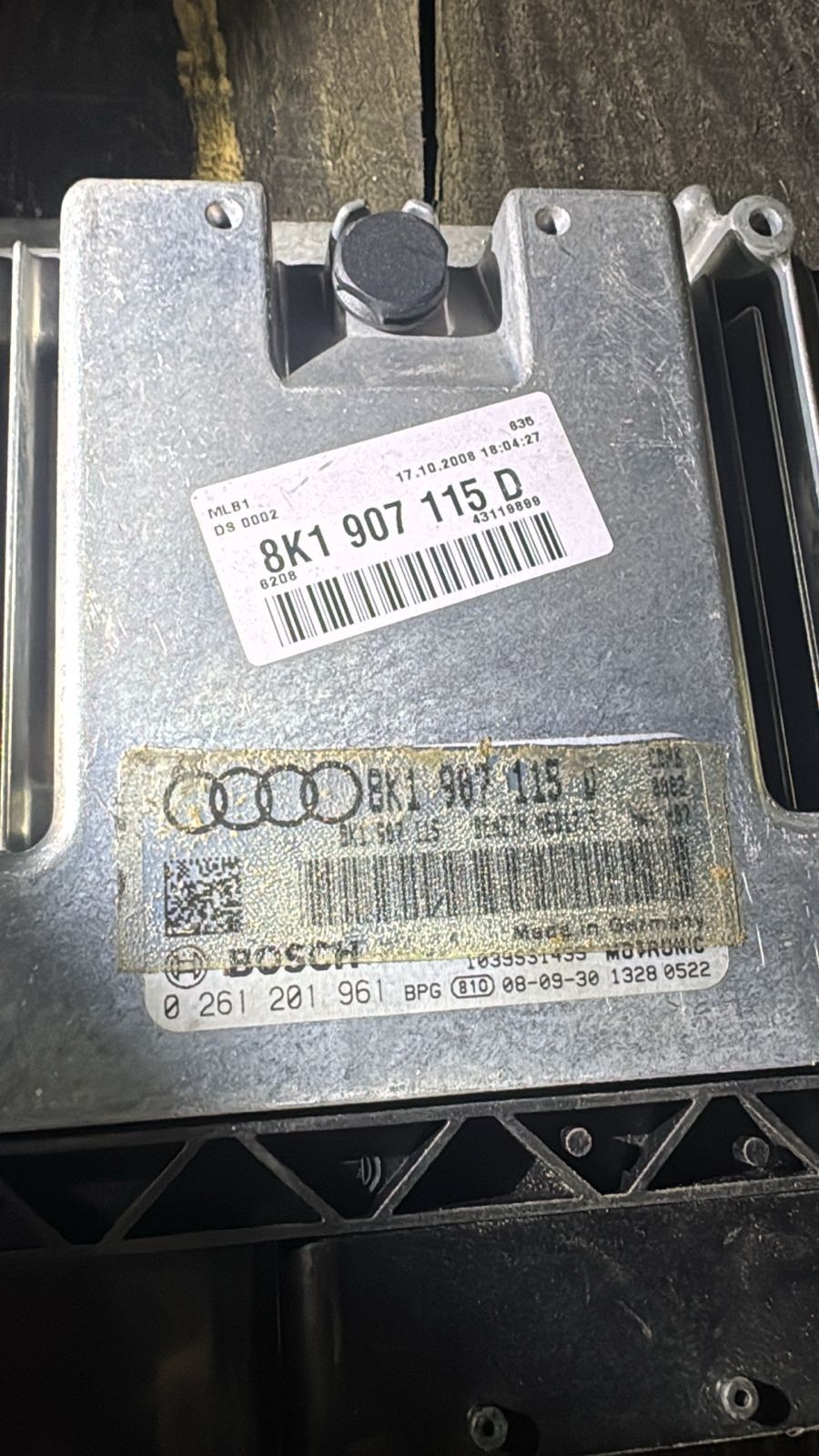 Bosch ECU 8K1907115D MED17.5 0261201961 VW Audi Engine Control Unit