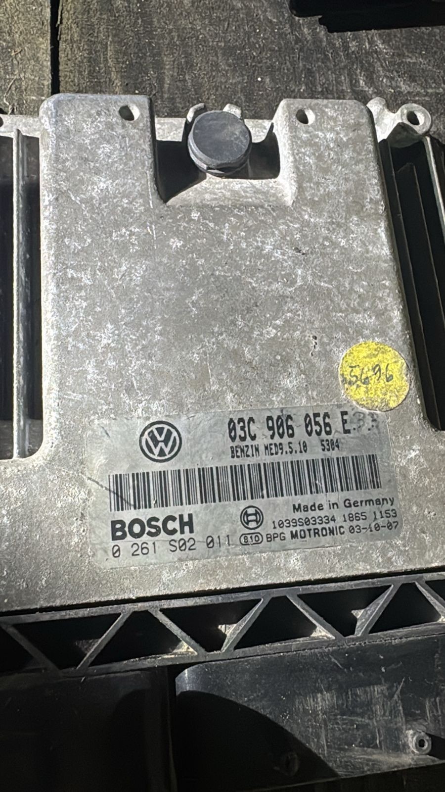 Bosch ECU 03C906056W MED9.5.10 0261S02011 VW Audi Engine Control Unit