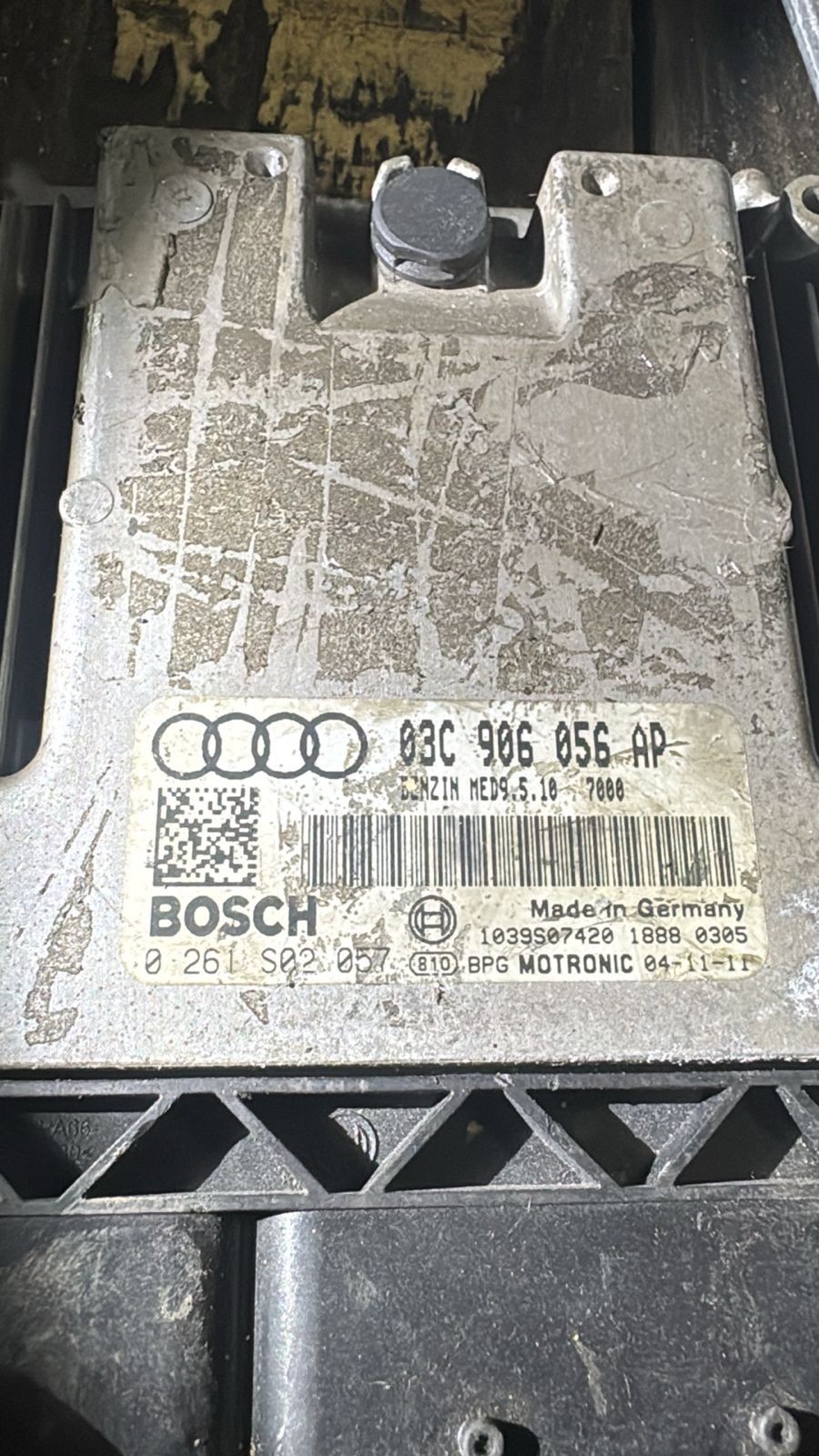 Bosch ECU 03C906056AP MED9.5.10 0261S02057 VW Audi Engine Control Unit