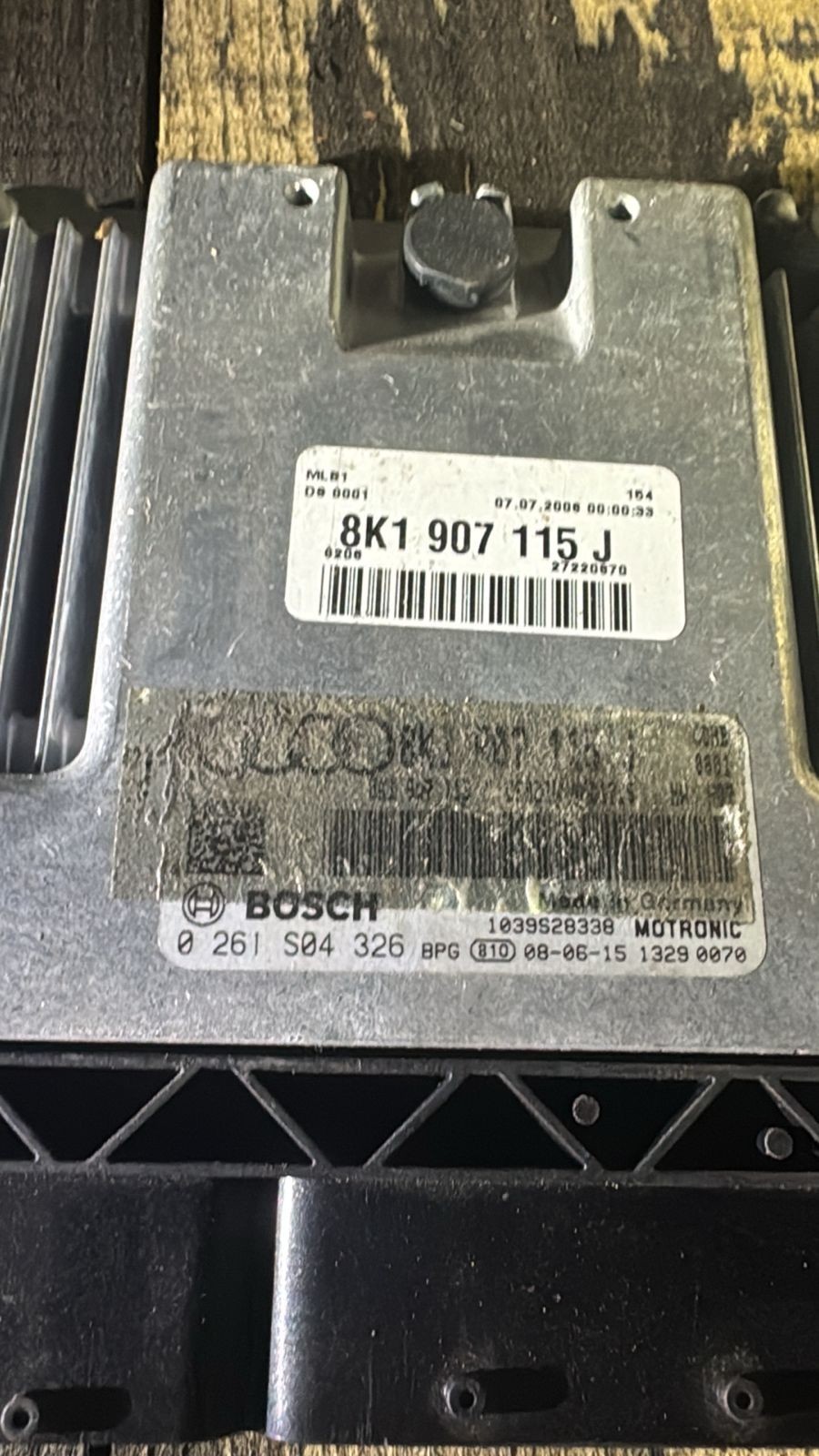 Bosch ECU 8K1907115J MED17.5 0261S04326 VW Audi Engine Control Unit