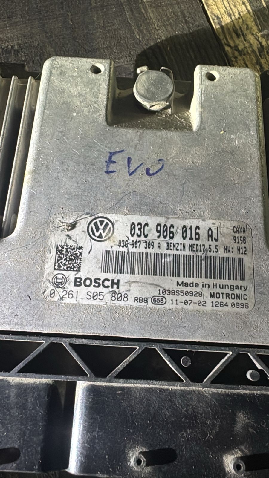 Bosch ECU 03C906016AJ MED17.5.5 0261S05808 VW Audi Engine Control Unit