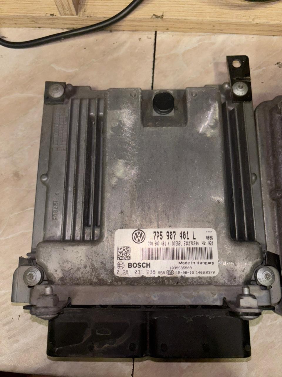 Bosch ECU 7P5907401L EDC17CP44 0281031238 VW Audi Engine Control Unit