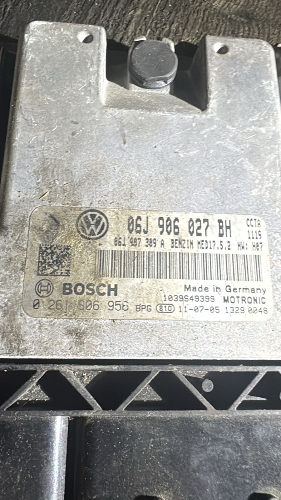 Bosch ECU 06J906027BH MED17.5.2 0261S06956 VW Audi Engine Control Unit