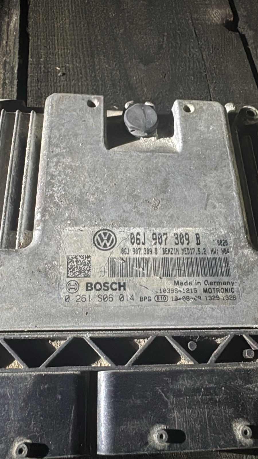 Bosch ECU 06J907309B MED17.5.2 0261S06014 VW Audi Engine Control Unit