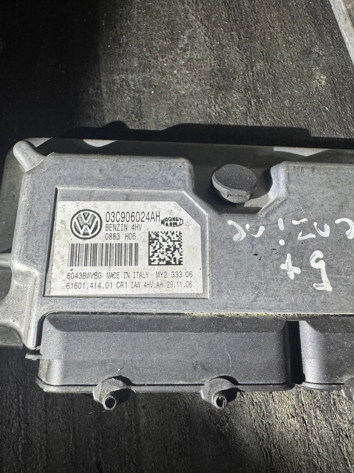 Bosch ECU 04C906024AH 6G3BWVBG MY2 4HV VW Audi Engine Control Unit