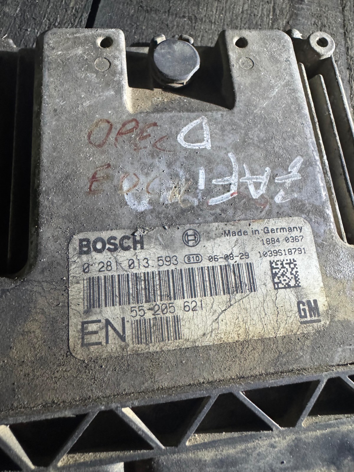 Bosch ECU 55205621 0281013593 Engine Control Unit