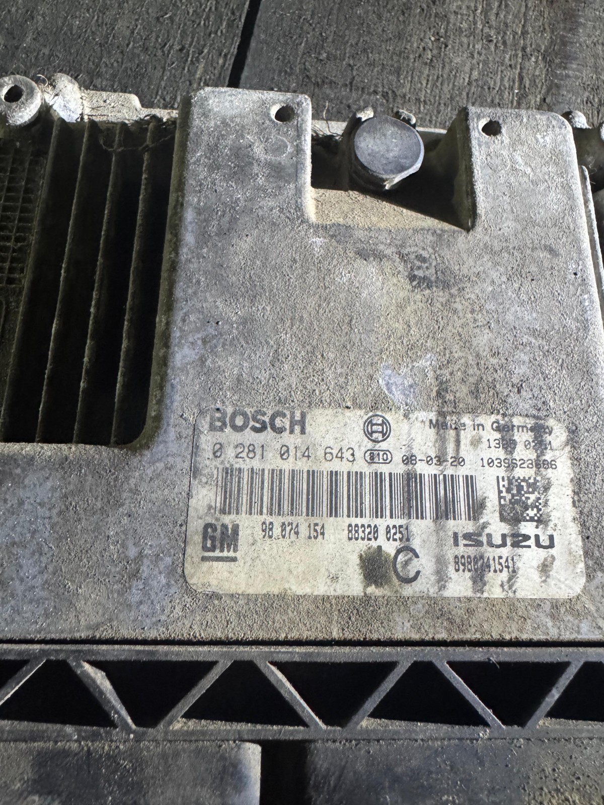 Bosch ECU 98074154 0281014643 Engine Control Unit