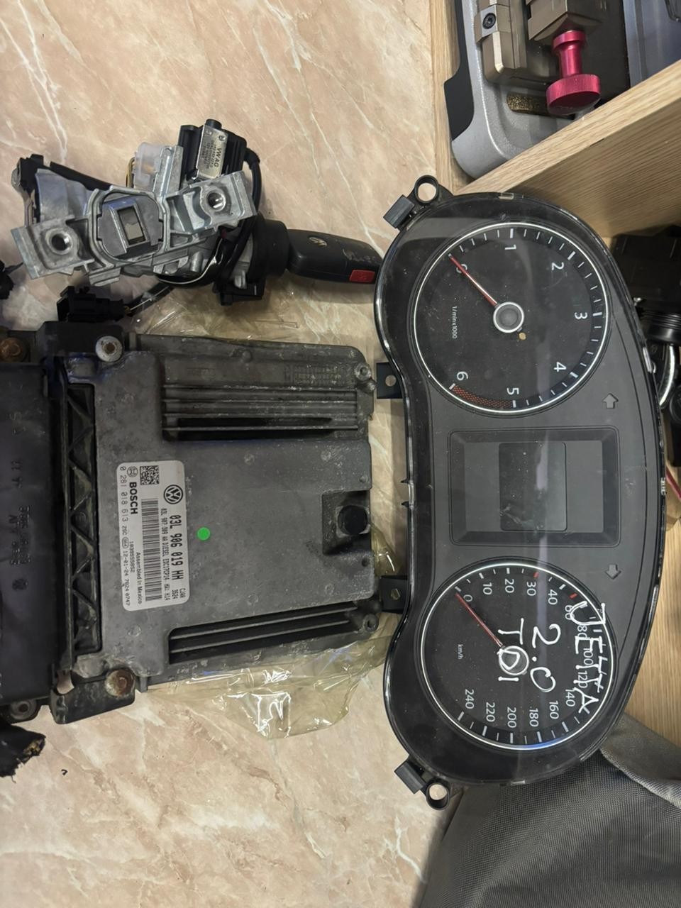 VW Jetta 2.0 TDI ECU Kit 03L906019HH 5C6920851A Key Cluster Ignition Set