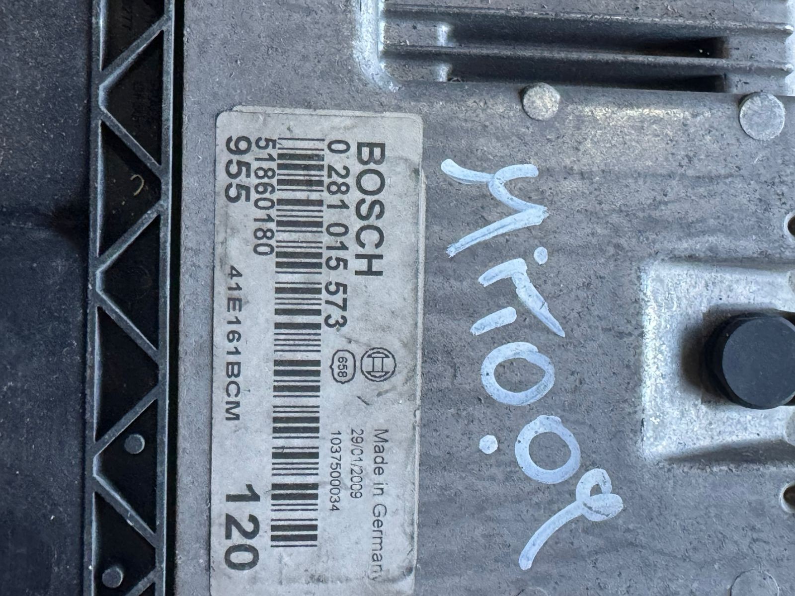 Bosch ECU 51860180 EDC16C39 0281015573 Engine Control Unit Fiat Alfa Lancia
