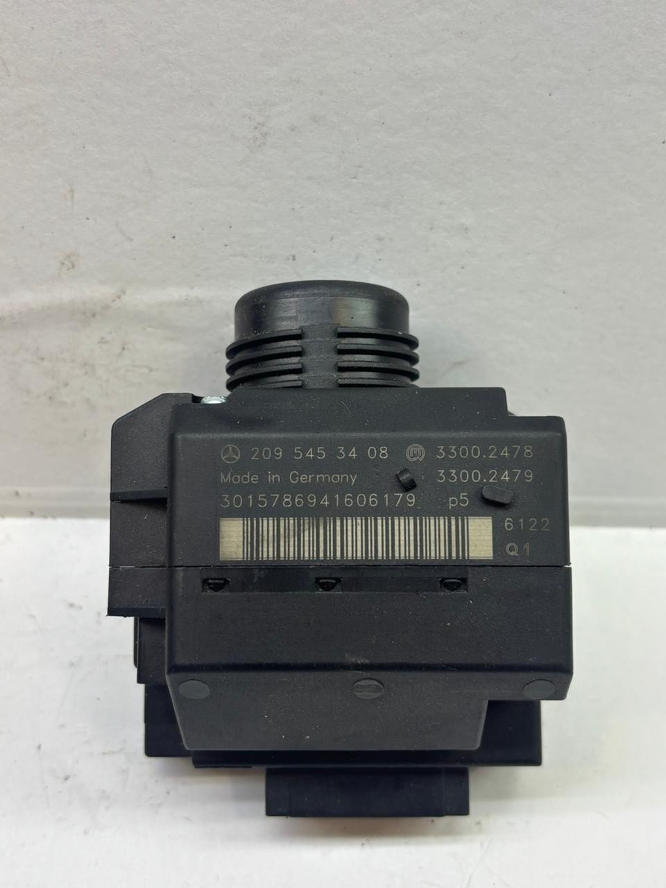 Mercedes EZS ESL ELV A2095453408 Ignition Switch Start Module