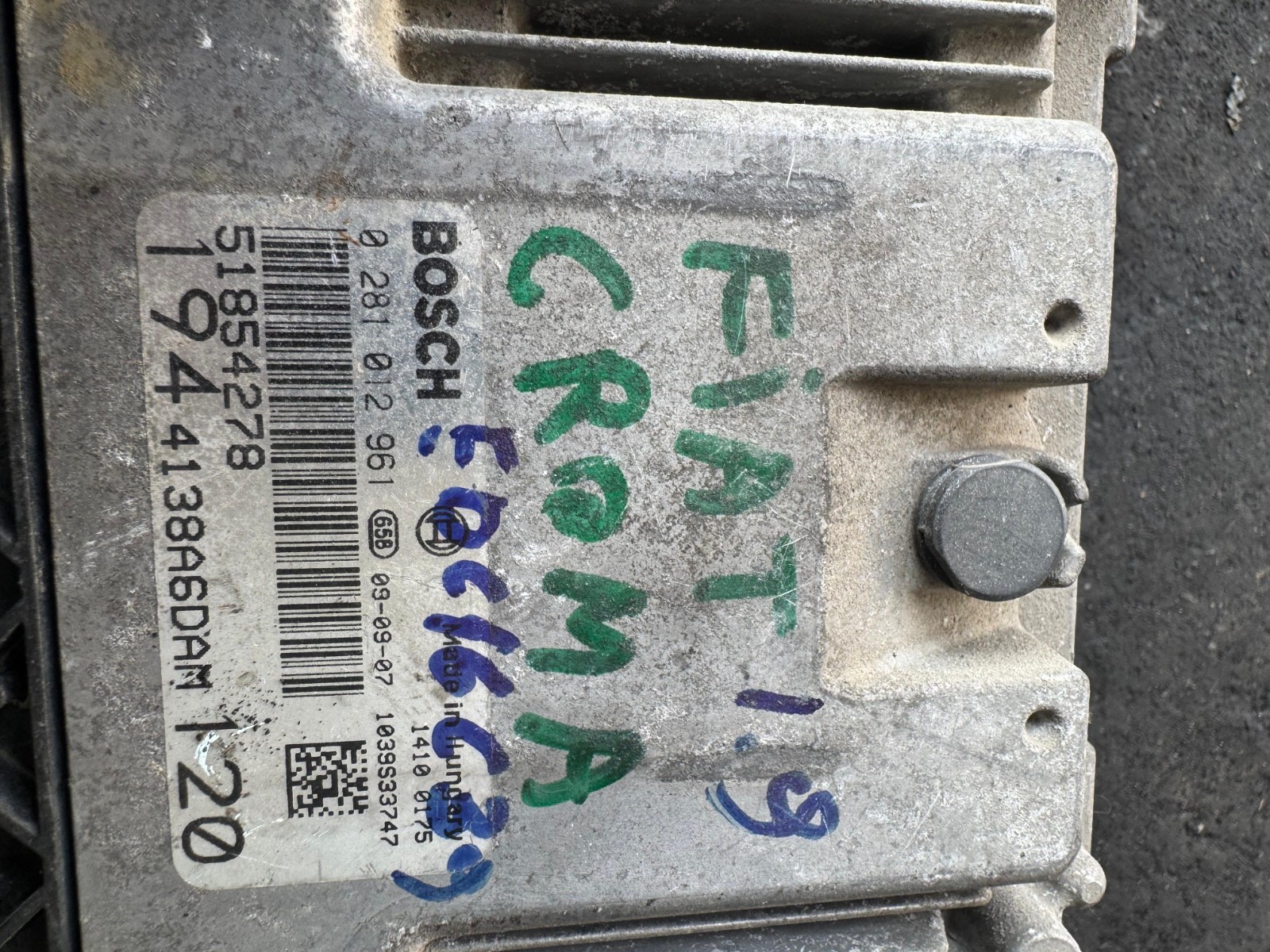 Bosch ECU 51854278 EDC16C39 0281012961 Engine Control Module