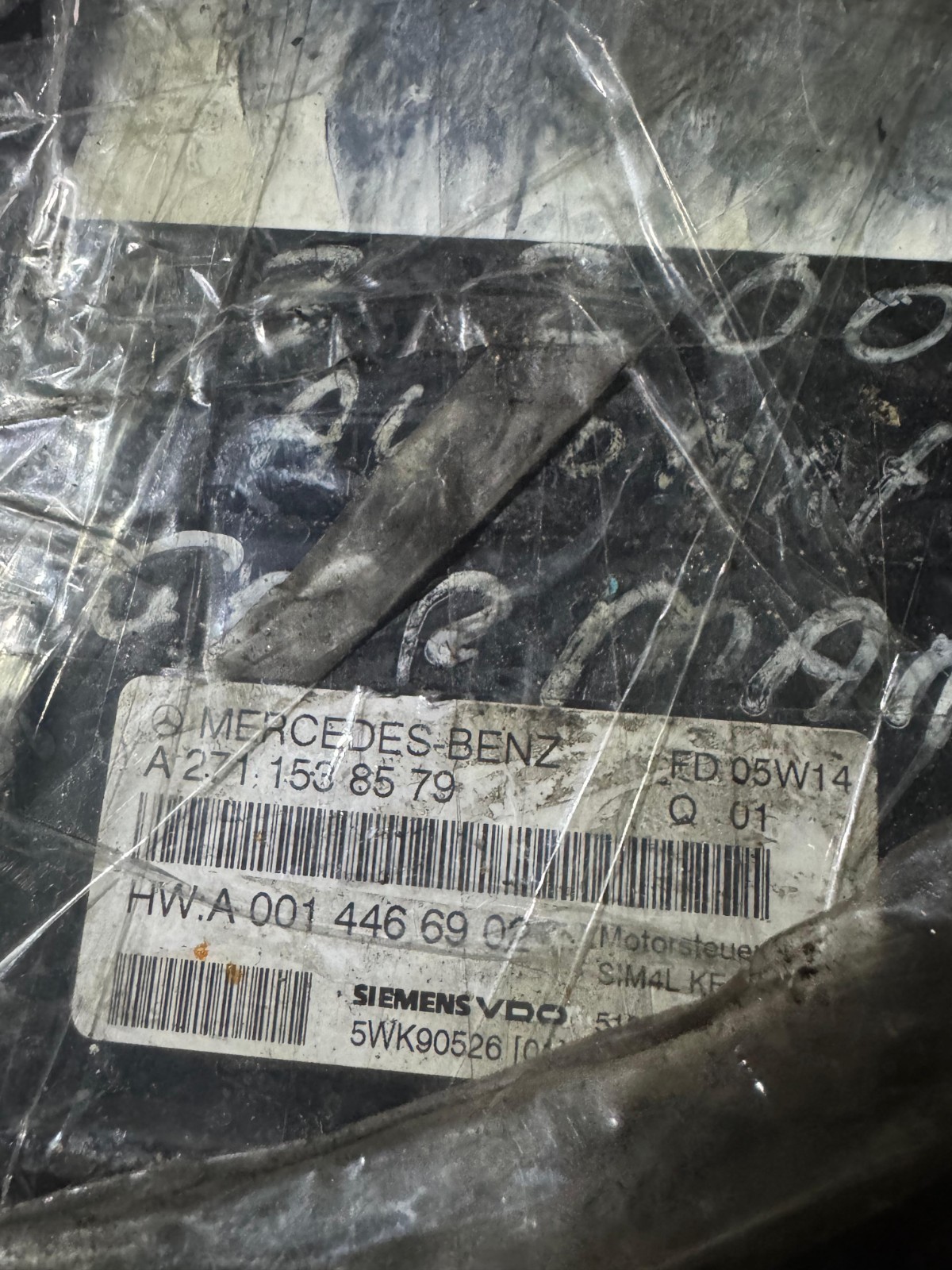 Mercedes ECU A2711538579 Siemens VDO 5WK90526[04] FD 05W14 Engine Control Unit