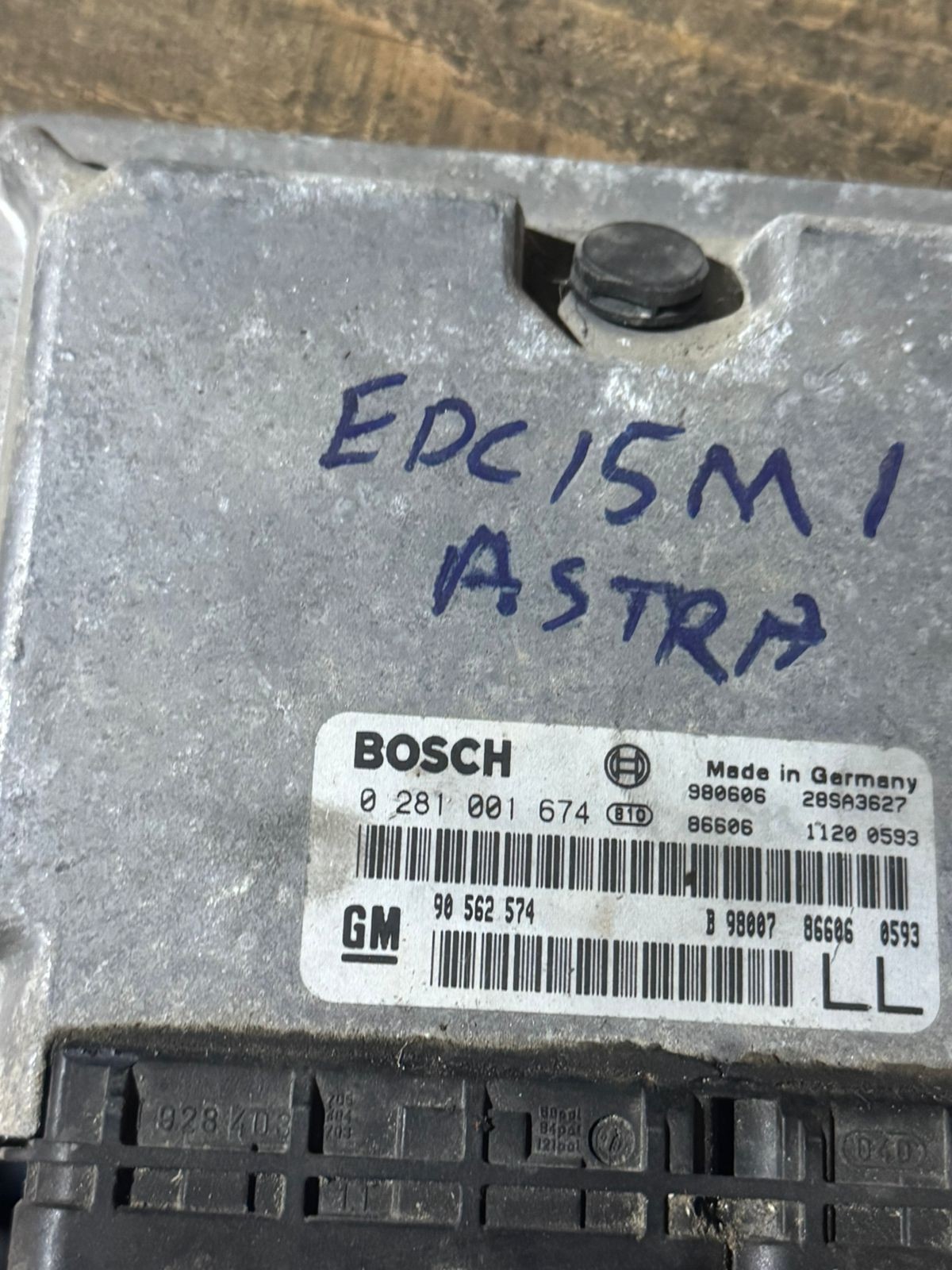 Bosch ECU 90562574 EDC15M1 0281001674 Engine Control Unit
