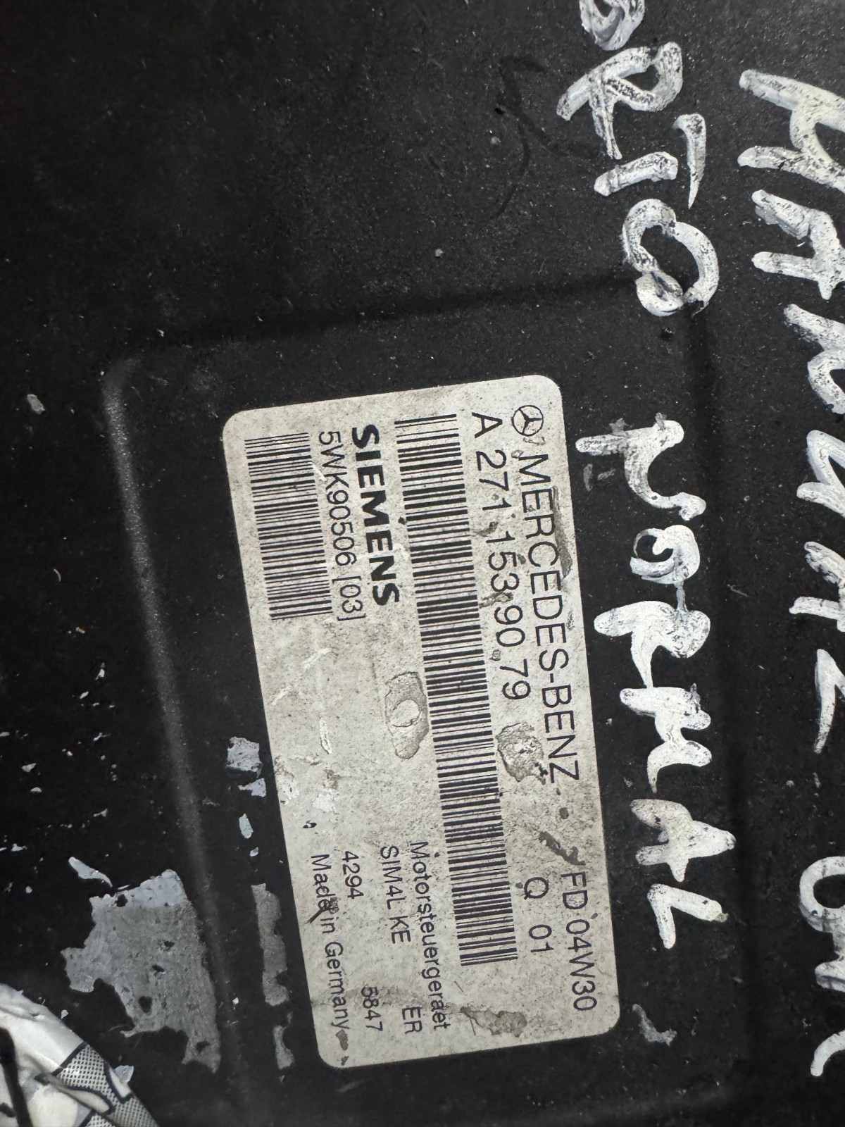 Mercedes ECU A2711539079 Siemens VDO 5WK90506[03] FD 04W30 Engine Control Unit