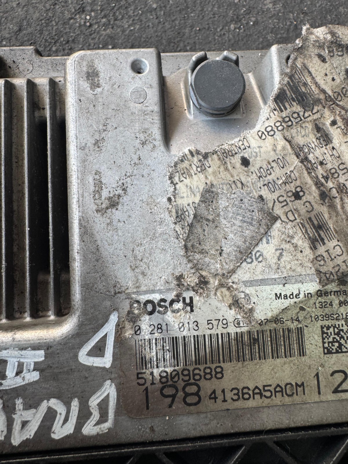 Bosch ECU 51809688 EDC16C39 0281013579 Engine Control Unit