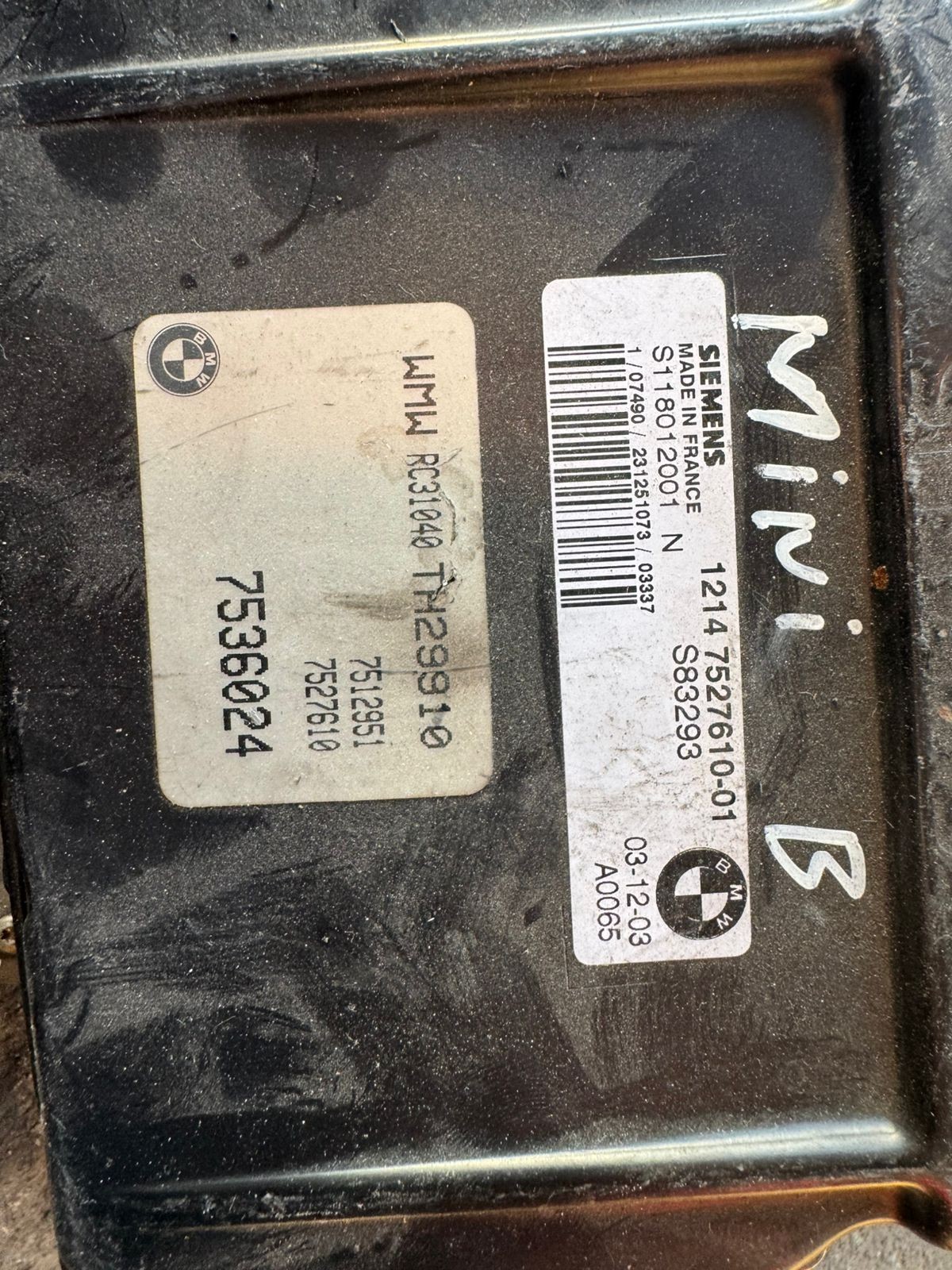 S118012001N Siemens VDO S83293 12147527610 01 Petrol Engine ECU Control Unit