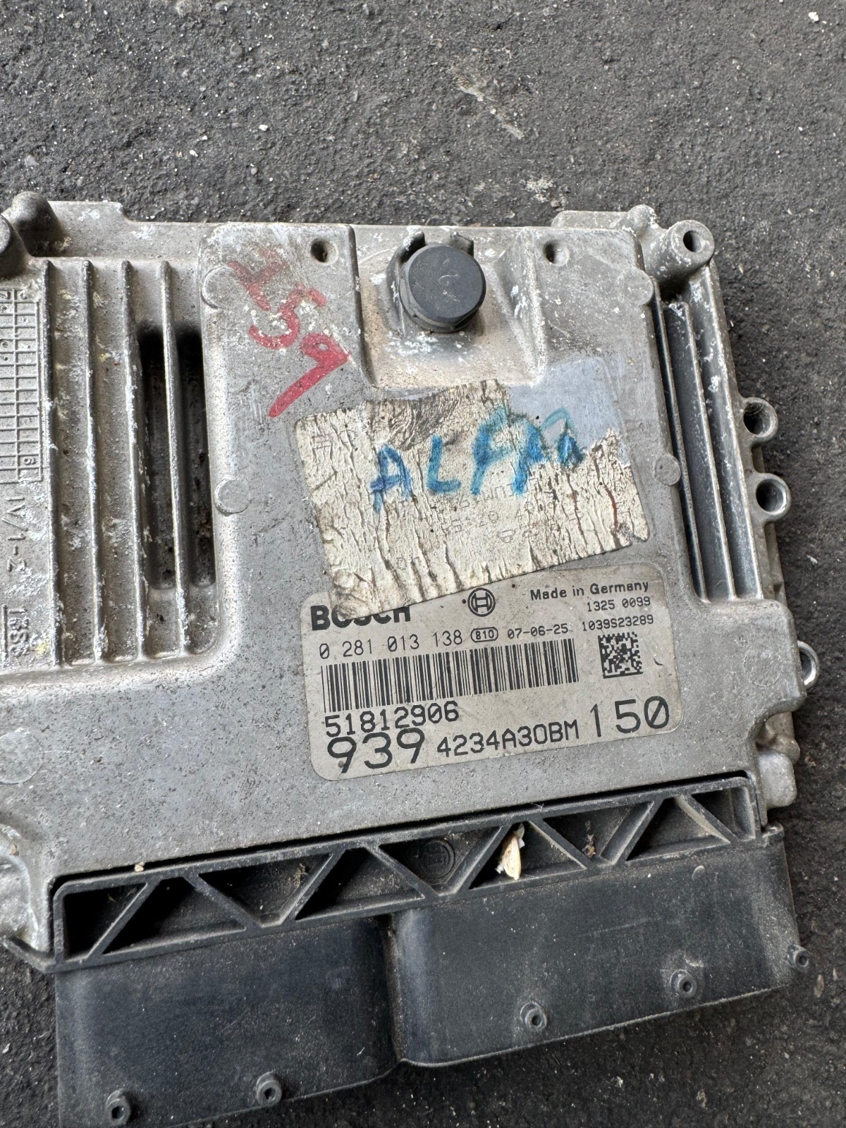 Bosch ECU 51812906 EDC16C39 0281013138 Engine Control Unit