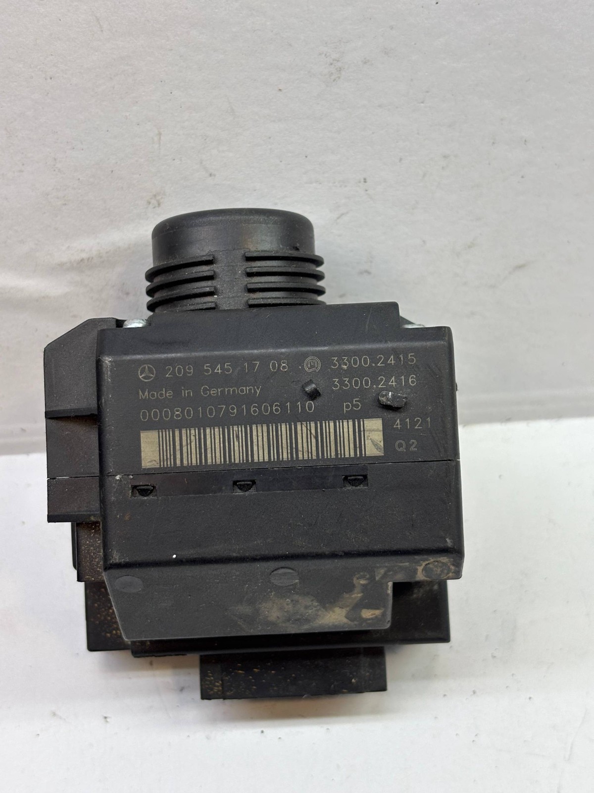 Mercedes EZS ESL ELV A2095451708 Ignition Switch Start Module