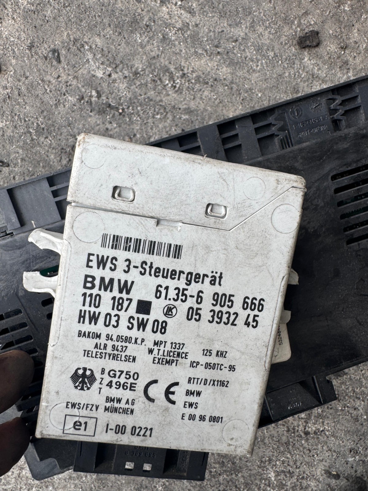BMW EWS3 61.35-6 905 666 Immobilizer Control Unit EWS Module