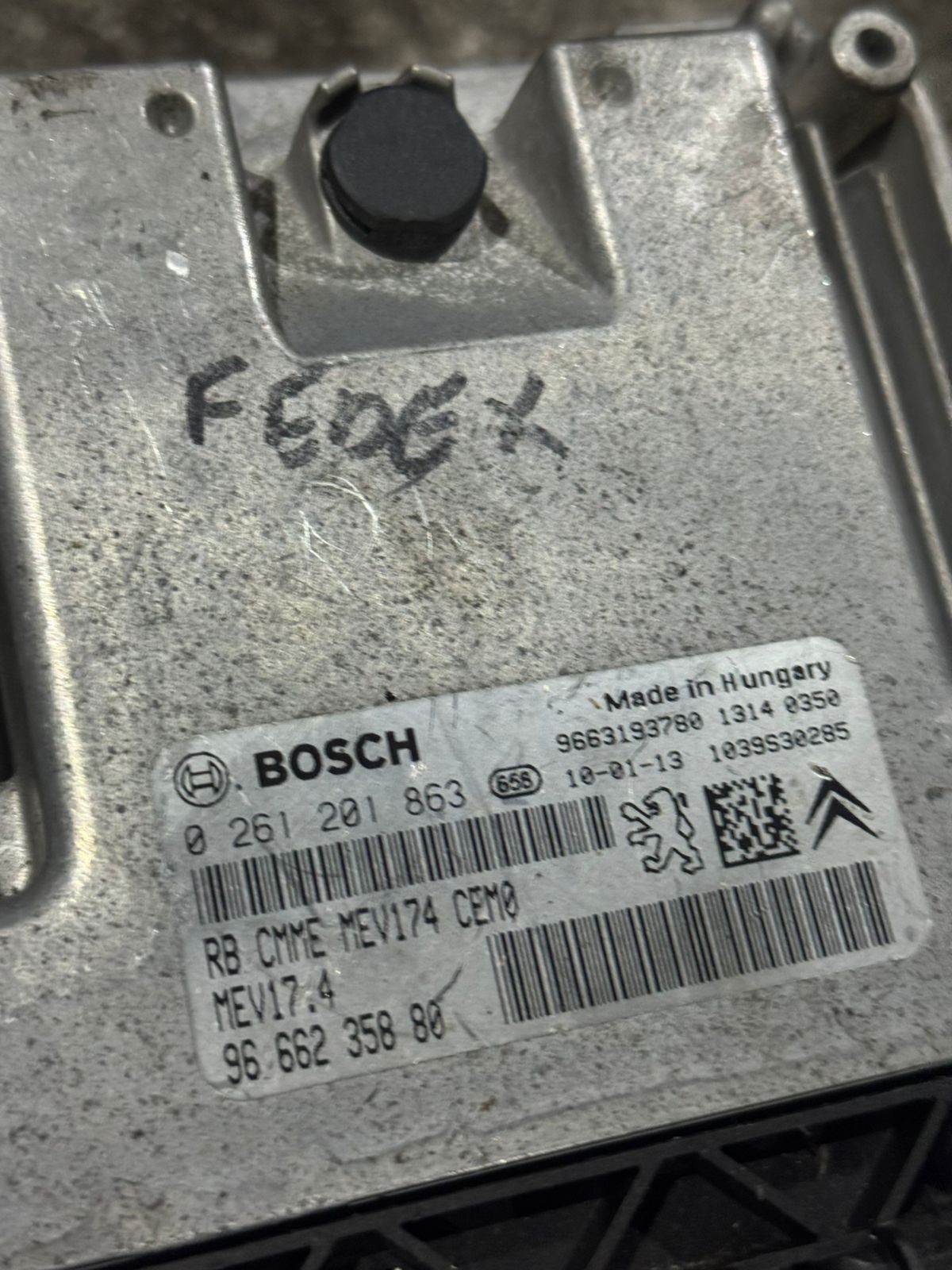 Bosch 9666235880 MEV17.4 ECU 0261201863 Engine Control Unit