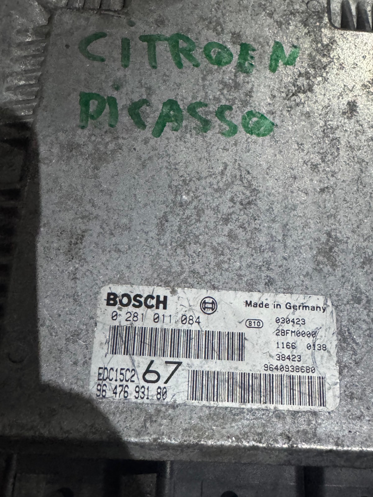 Bosch 9647693180 EDC15C2 ECU 0281011084 Diesel Engine Control Unit