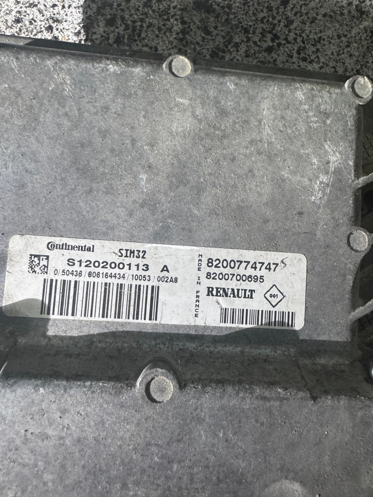 Continental SIM32 ECU S120200113A 8200774747 Engine Control Unit