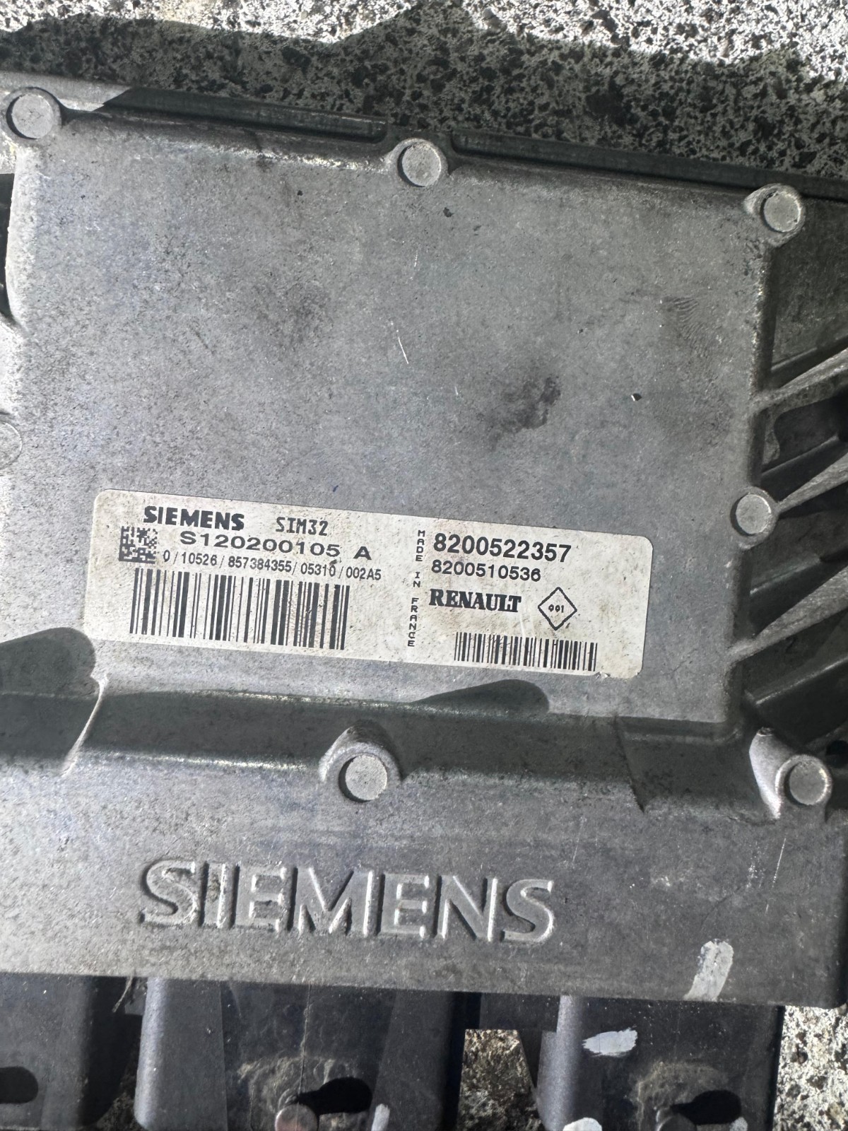 SIEMENS SIM32 ECU S120200105A 8200522357 Engine Control Unit
