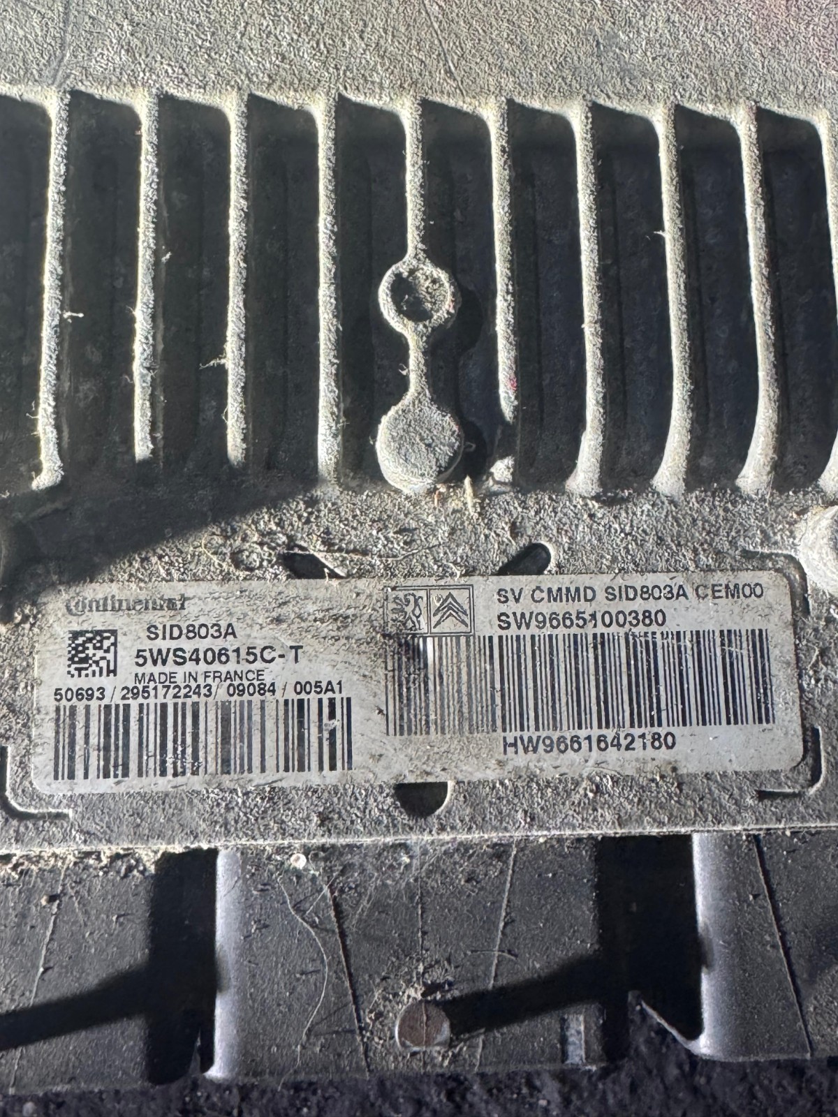 Continental SID803A ECU 5WS40615C T SW9665100380 Engine Control Unit