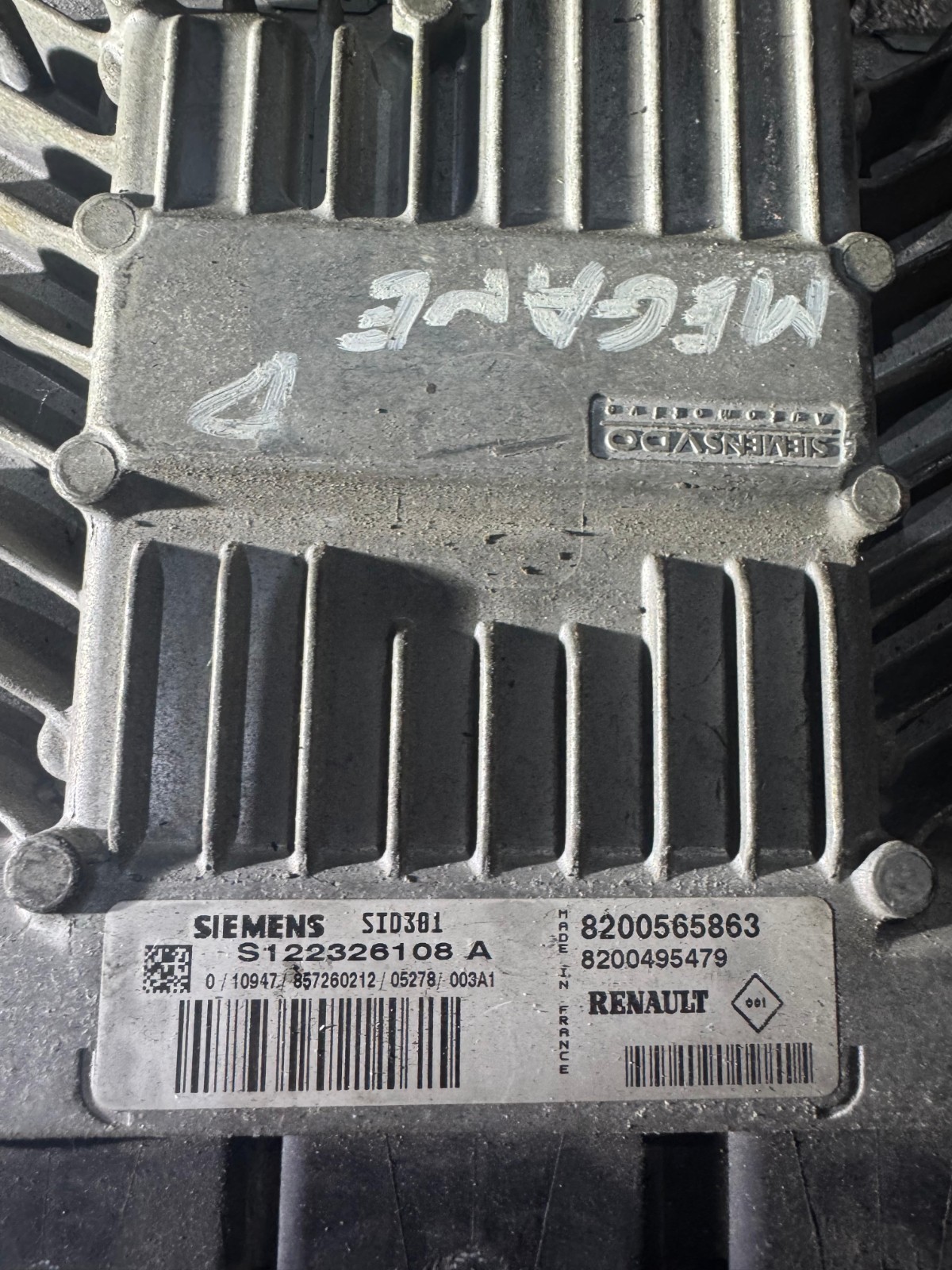 Siemens SID301 ECU S122326108 A 8200565863 Engine Control Unit