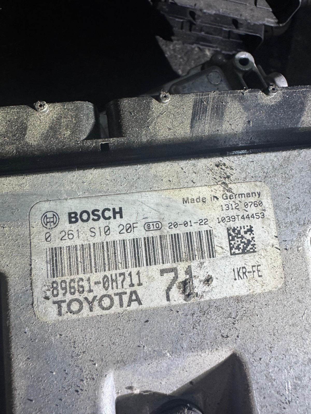 Bosch ECU 89661 0H711 0261S1020F Engine Control Unit