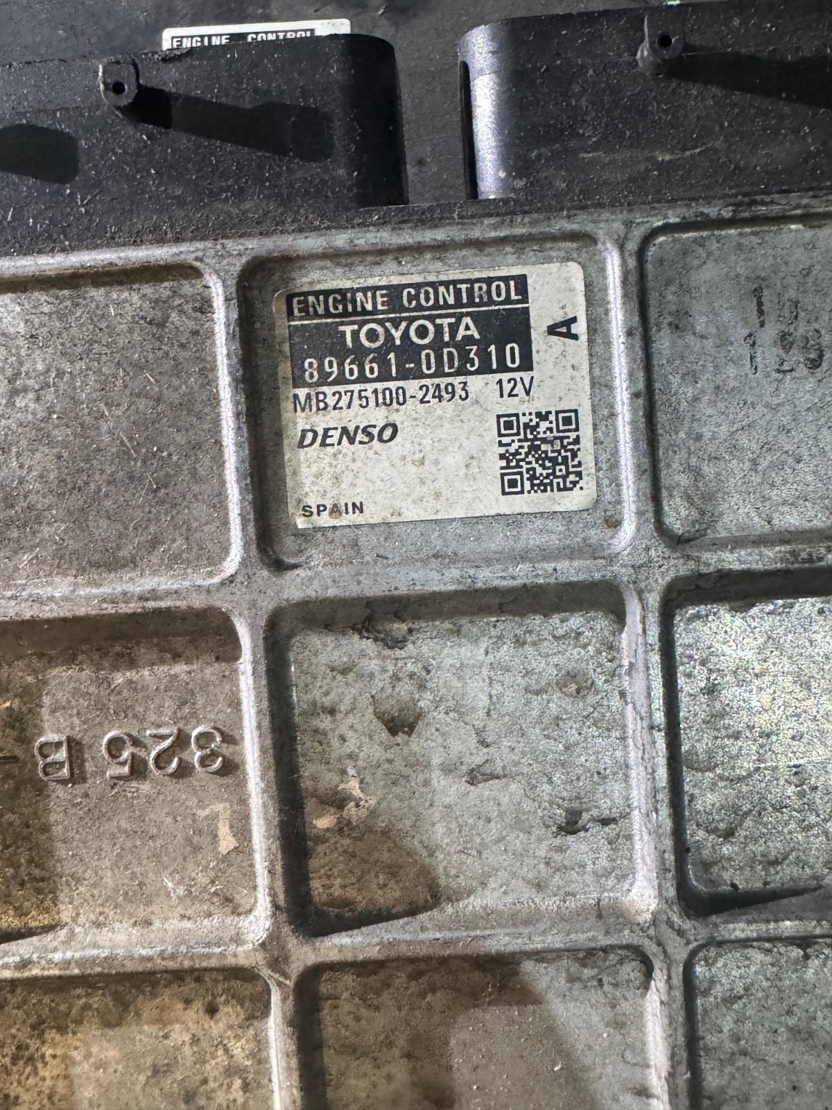 Denso ECU 89661 0D310 MB275100 2493 Engine Control Unit
