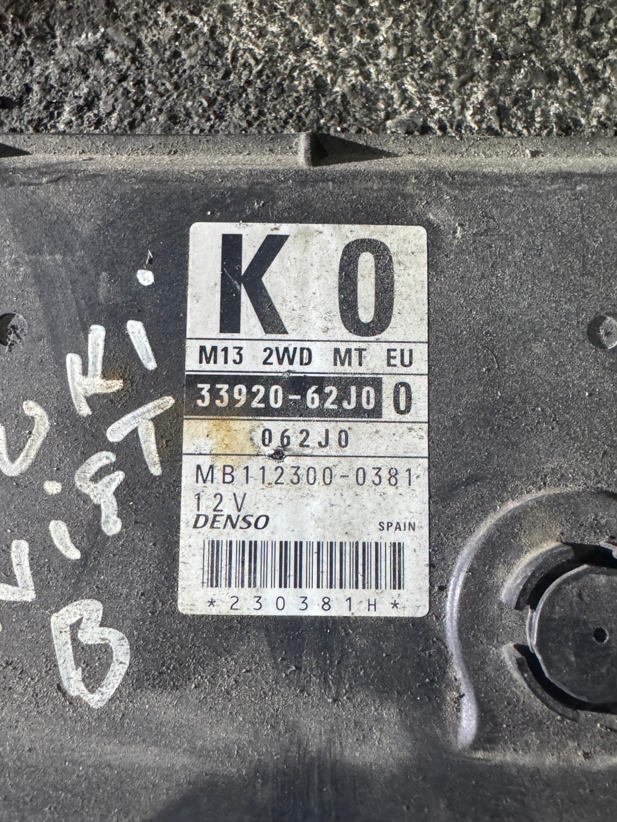 Denso ECU 33920 62J0 0 MB112300 0381 Engine Control Unit